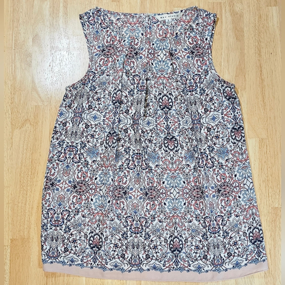 Max Studio Sleeveless Patterned Top - image 1